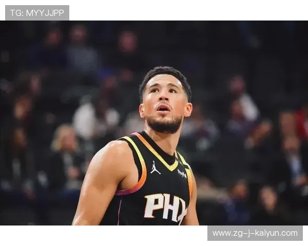 布克突破吸引防守，太阳外围射手获空间