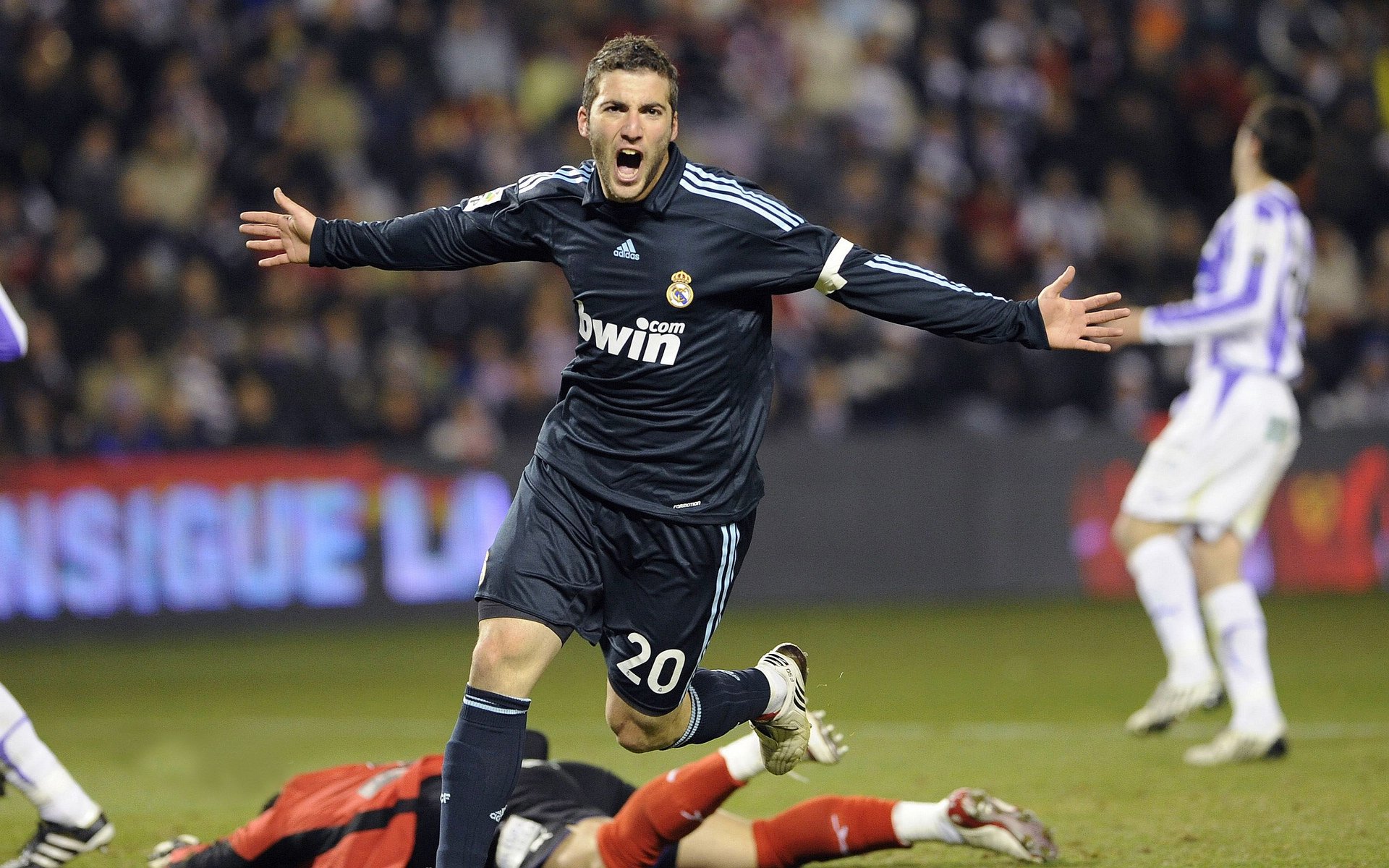 开yun体育-法甲球队融合情绪管理提升球员比赛应激反应能力